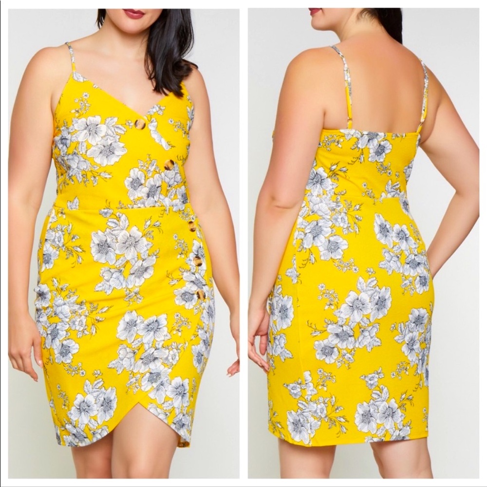 NEW•2X•SUNSHINE FLORAL BUTTON ACCENT DRESS•NWT - Picture 2 of 10
